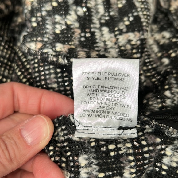 Gryphon Crewneck Sweater, size Medium - Picture 7 of 7